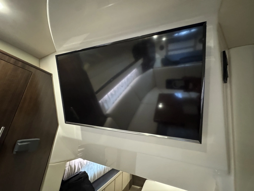 Regal 32 Express 2017 alt