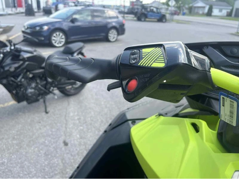 2023 Sea-doo Spark Trixx alt