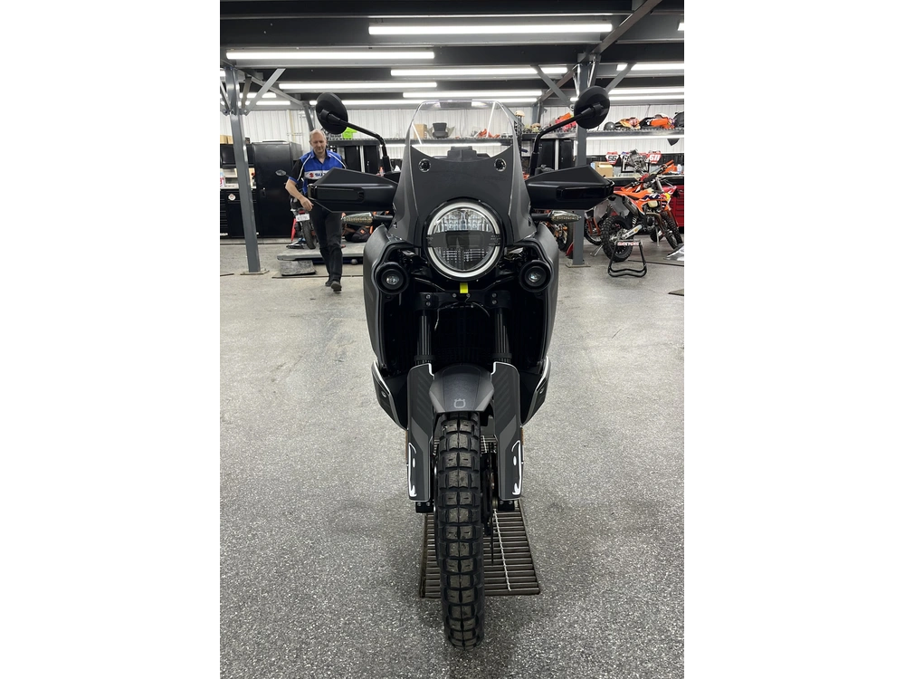 Husqvarna Norden 901 2025 alt