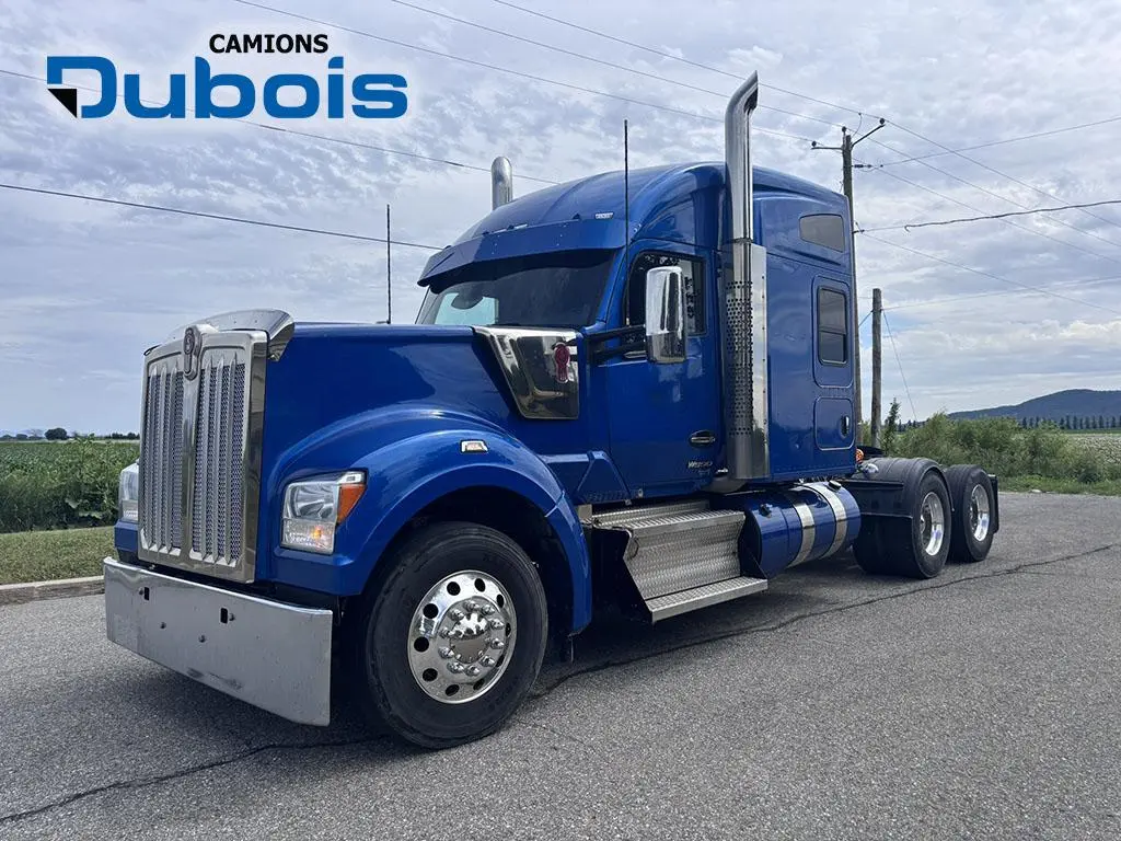 2023 Kenworth W990