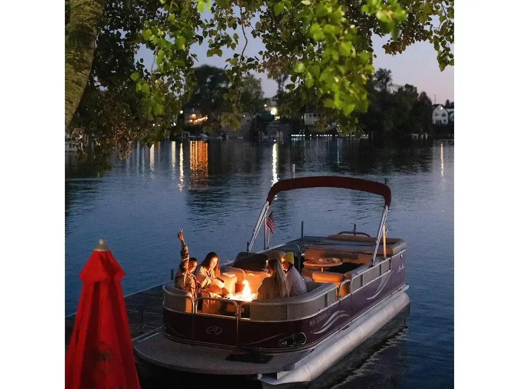FLOATING FLAME LSN553 2025