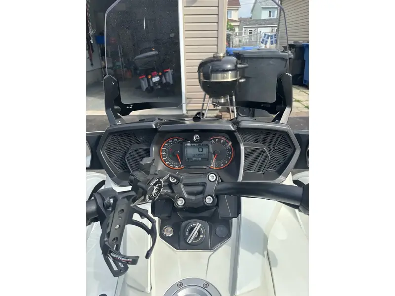 2017 Can-Am SPYDER F3 LIMITED (SE6)