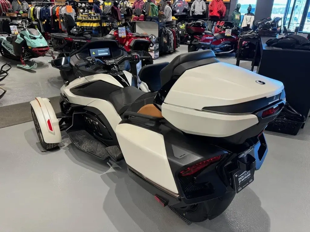 Can-am Spyder Rt Sea-to-sky 2024 alt