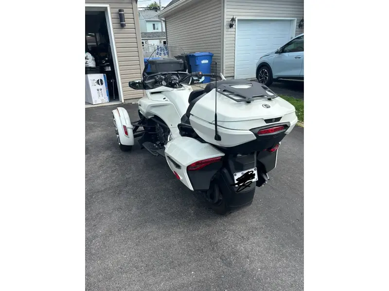 2017 Can-Am SPYDER F3 LIMITED (SE6)