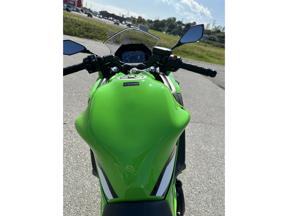 2025 Kawasaki Ninja 650 Krt alt