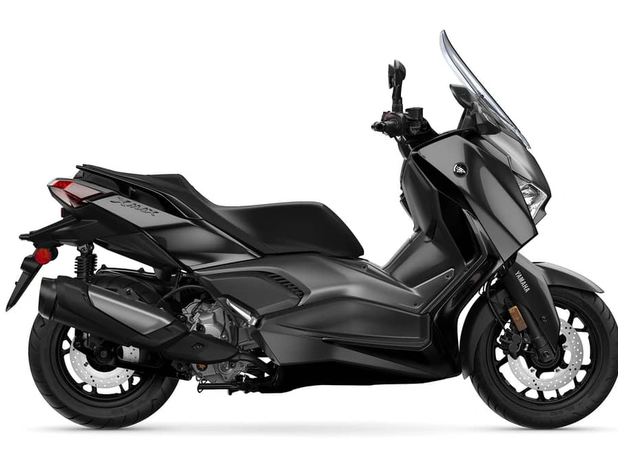 2025 Yamaha X Max alt