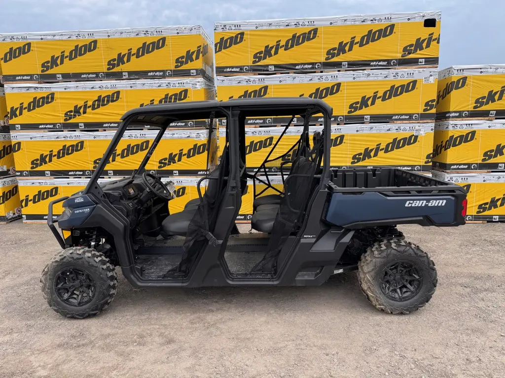 Can-Am DEFENDER MAX XT HD9 2025
