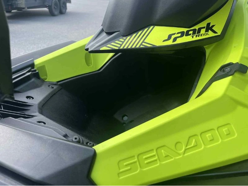2023 Sea-doo Spark Trixx alt