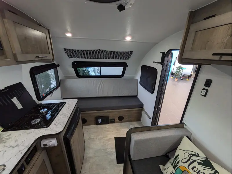 2025 Prolite Lounge
