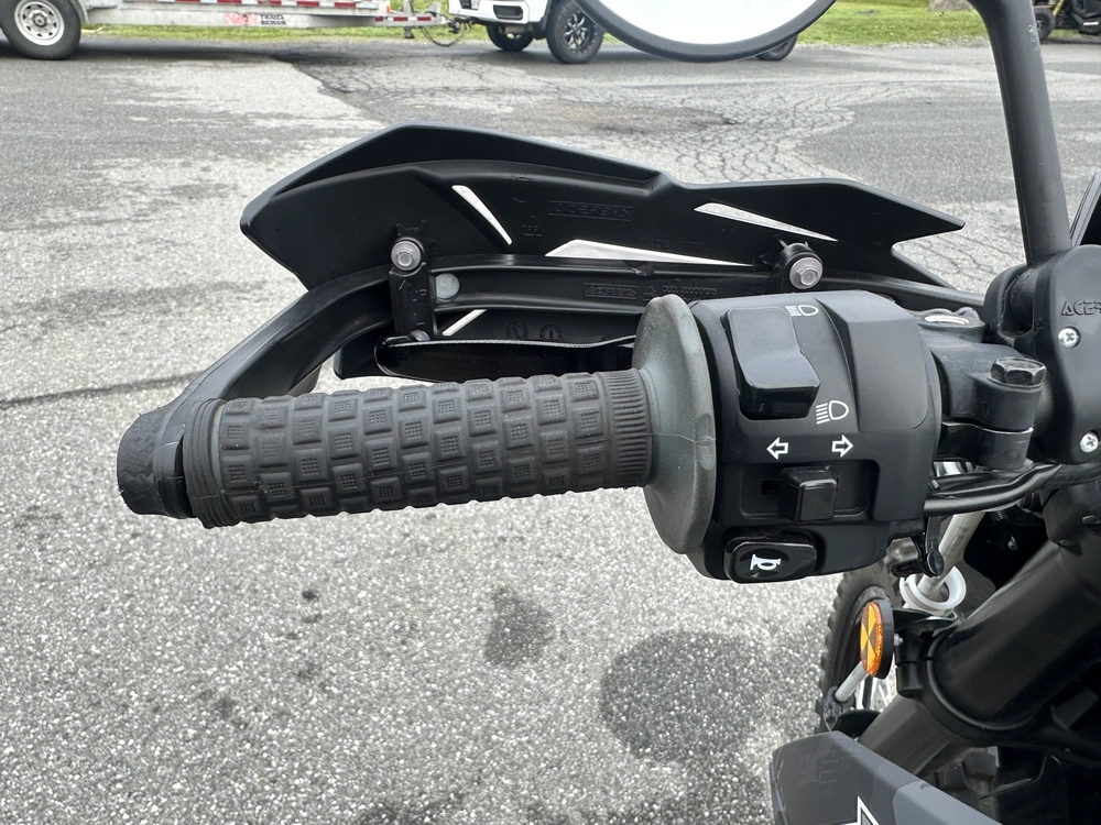 2023 Kawasaki Klx 300 alt