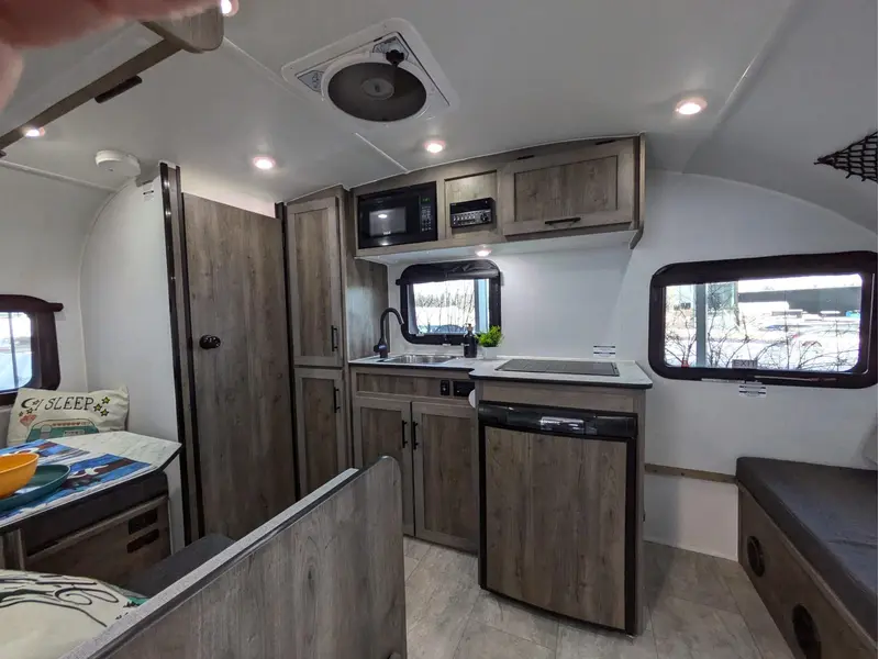 2025 Prolite Lounge