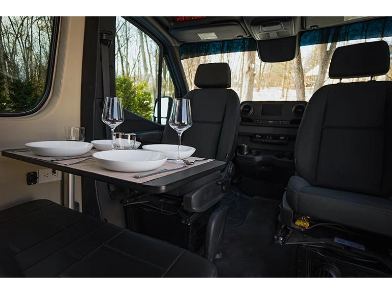 Uwagen Série 7 Overland 2026 alt