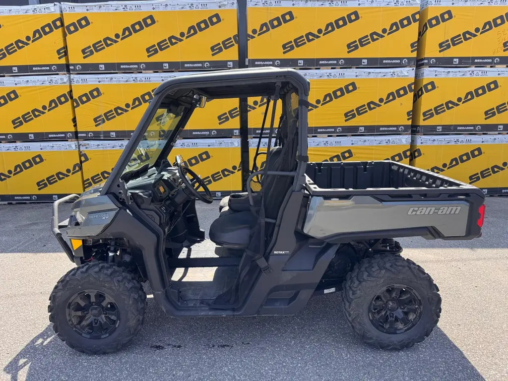 Can-Am DEFENDER XT HD9 2024
