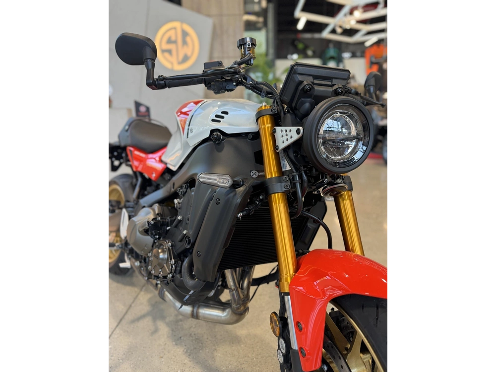 2025 Yamaha Xsr900 alt