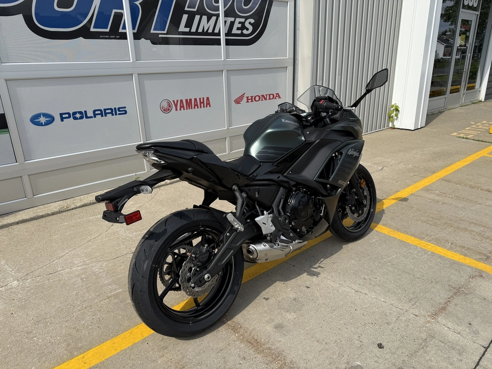 2025 Kawasaki Ninja 650 Abs alt
