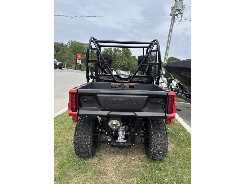 2025 Honda Pioneer 520 thumbnail 3