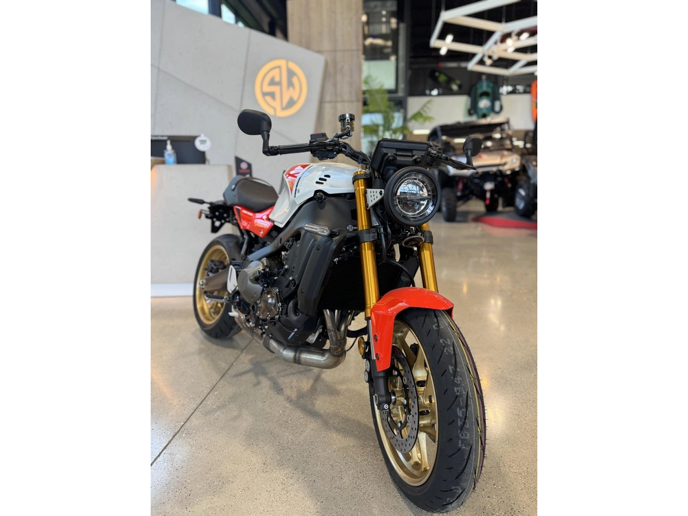 2025 Yamaha Xsr900 alt