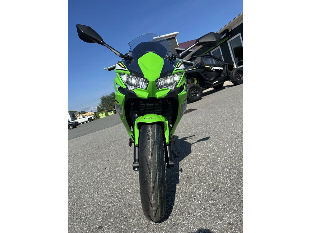 2025 Kawasaki Ninja 650 Krt alt