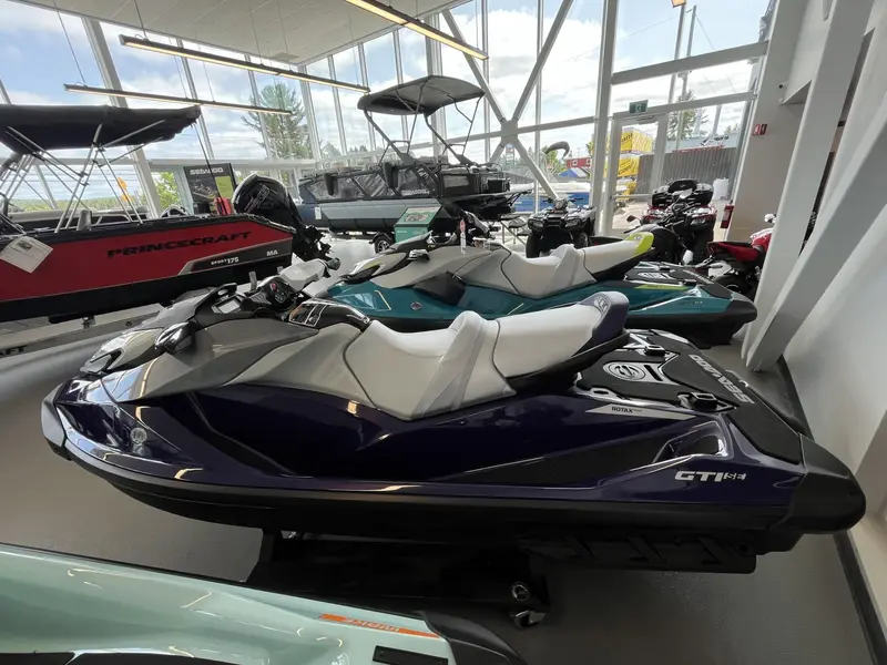 2025 Sea-Doo GTI SE 130 thumbnail 4