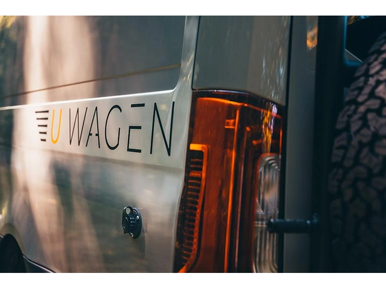 Uwagen Série 7 Overland 2026 alt