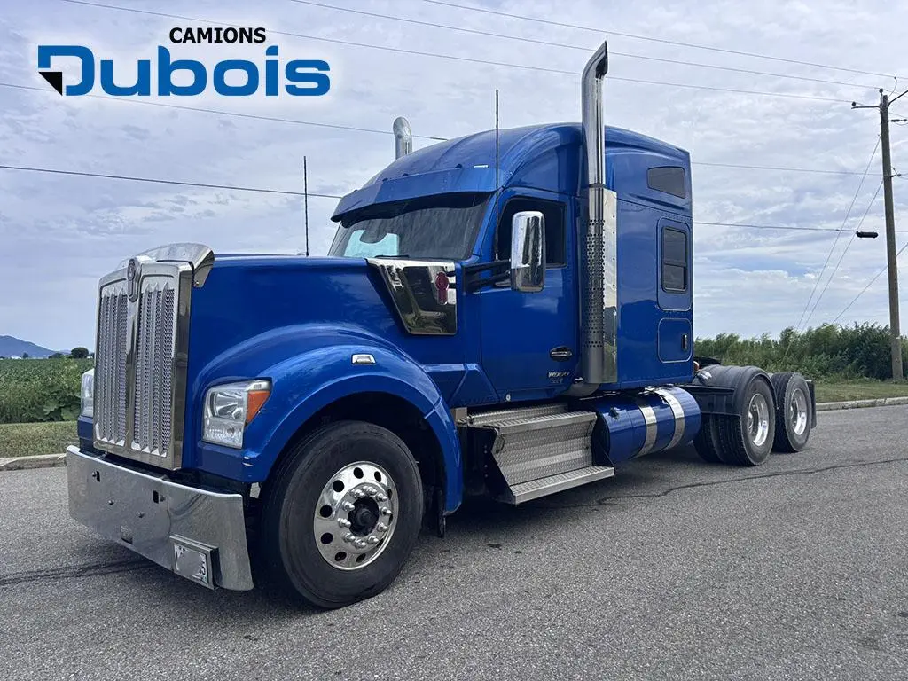 2023 Kenworth W990