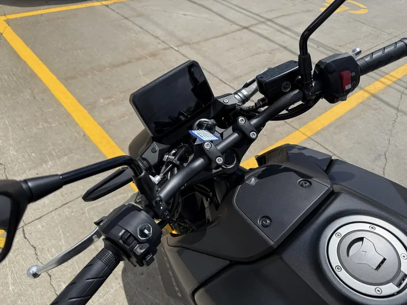 2025 Honda CB750 ABS thumbnail 8