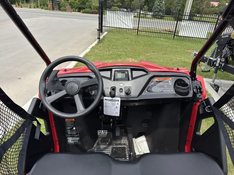 2025 Honda Pioneer 520 thumbnail 4