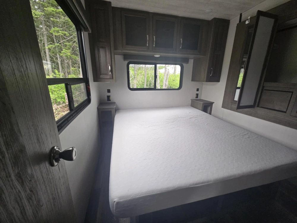 2022 Keystone Rv Cougar 354fls alt