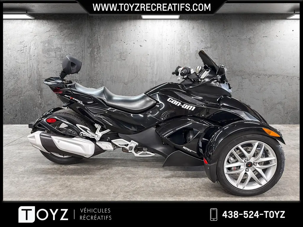 Can-Am SPYDER RS SE5 2013 - DOSSIER PASSAGER ET TRÈS BAS MILLAGE