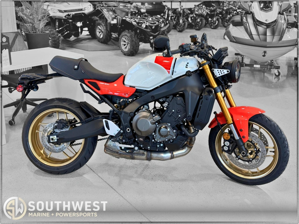 2025 Yamaha Xsr900 alt
