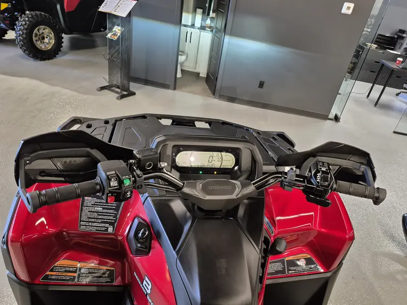2025 Can-Am VTT 2025 OUTLANDER MAX XT 1000R