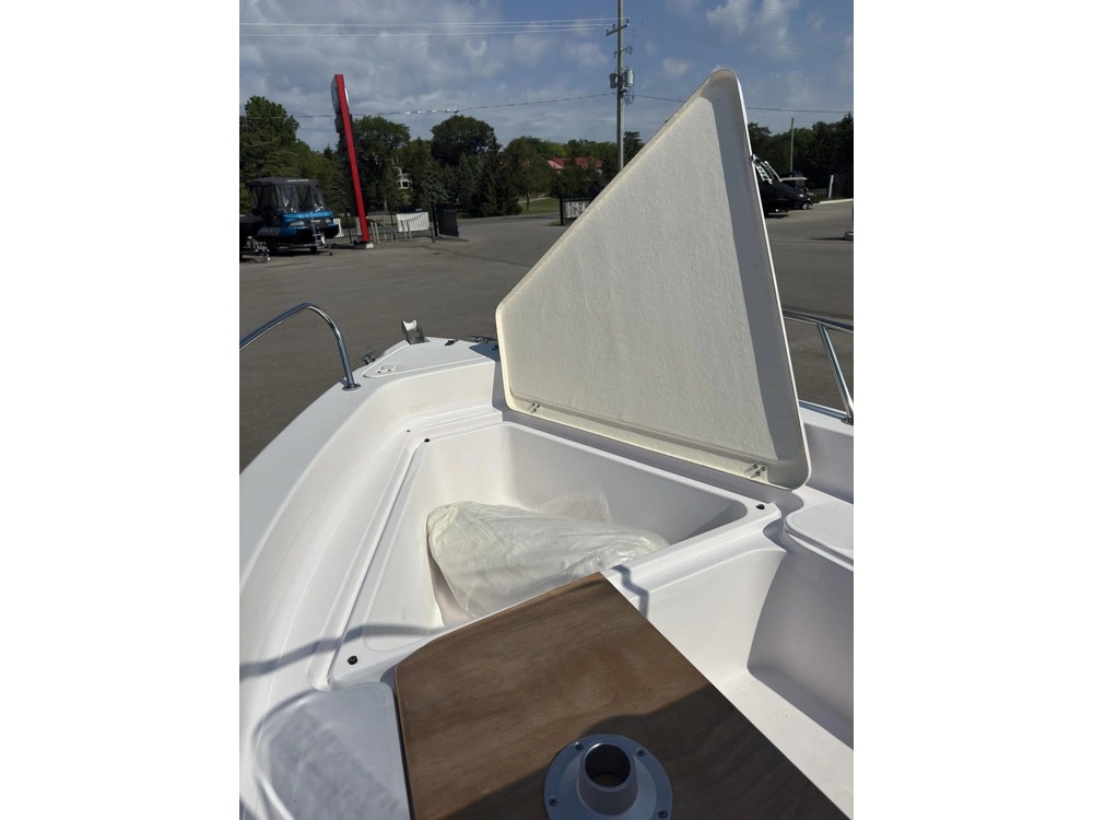 2023 Capelli Freedom 16 alt