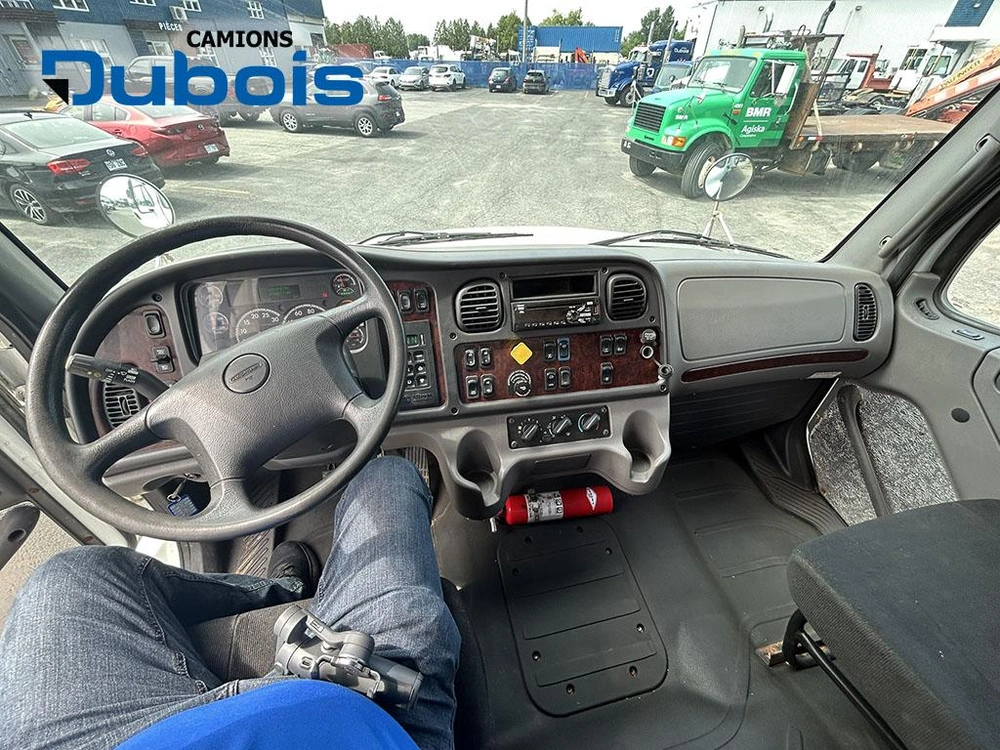 2018 Freightliner M2-106 alt