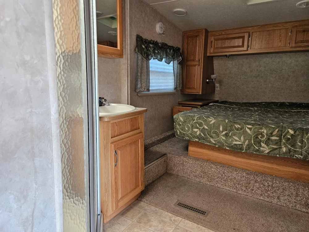 Crossroads Rv Cruiser Cf28c 2005 alt