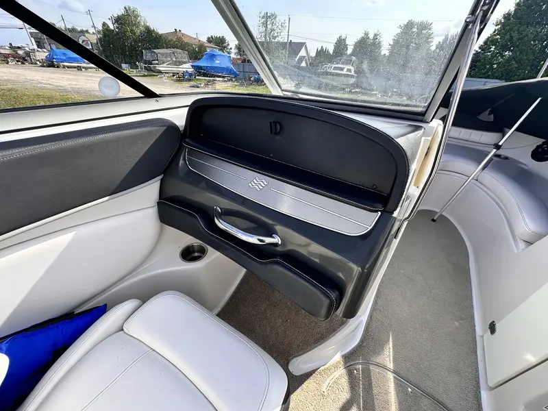 Four Winns H220 2011