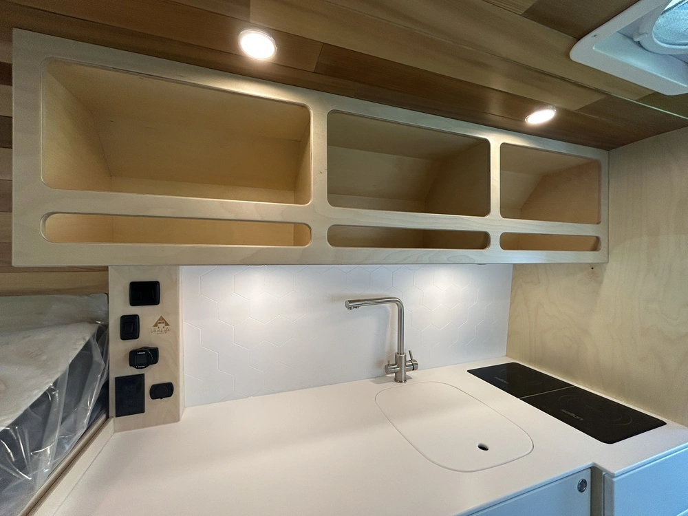 2025 Vanlife Campers Mea alt