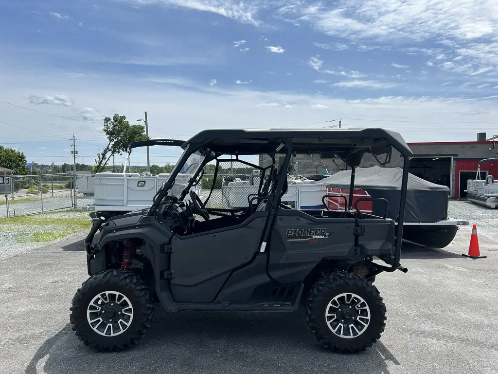 2017 Honda PIONEER 1000-5 SE