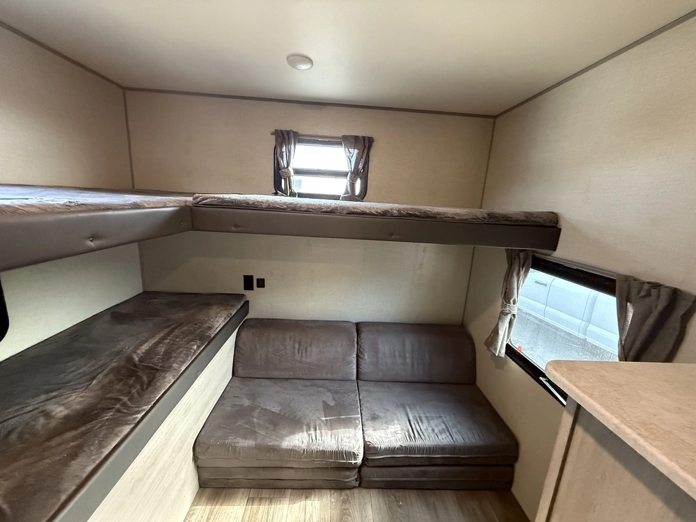 Catalina 293qbck 2022 alt