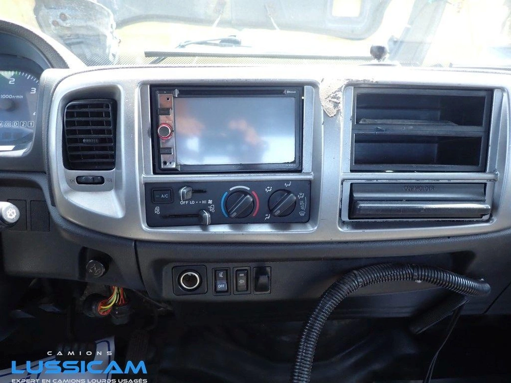 Hino 185 2010
