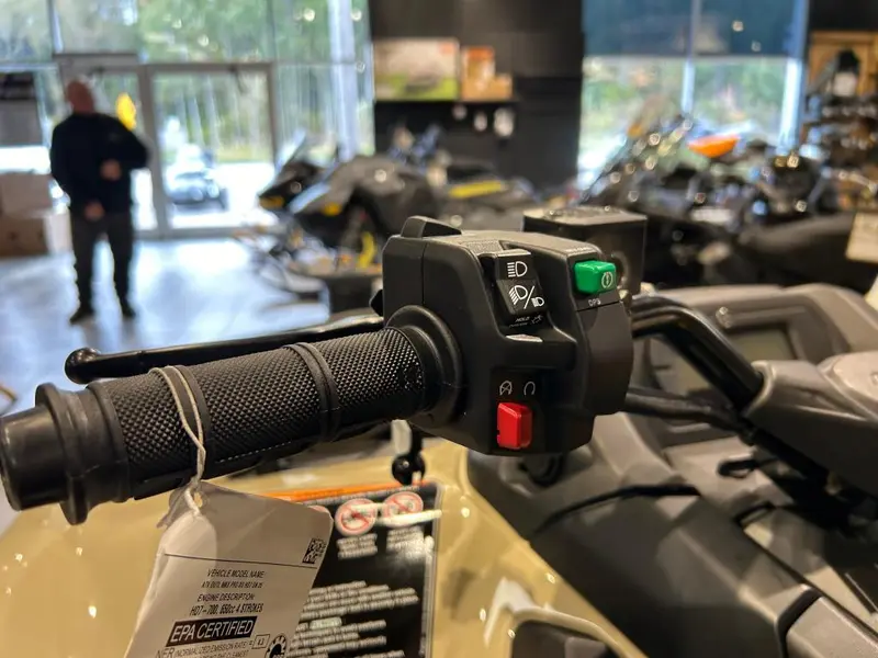 2025 Can-Am Outlander MAX PRO XU HD7