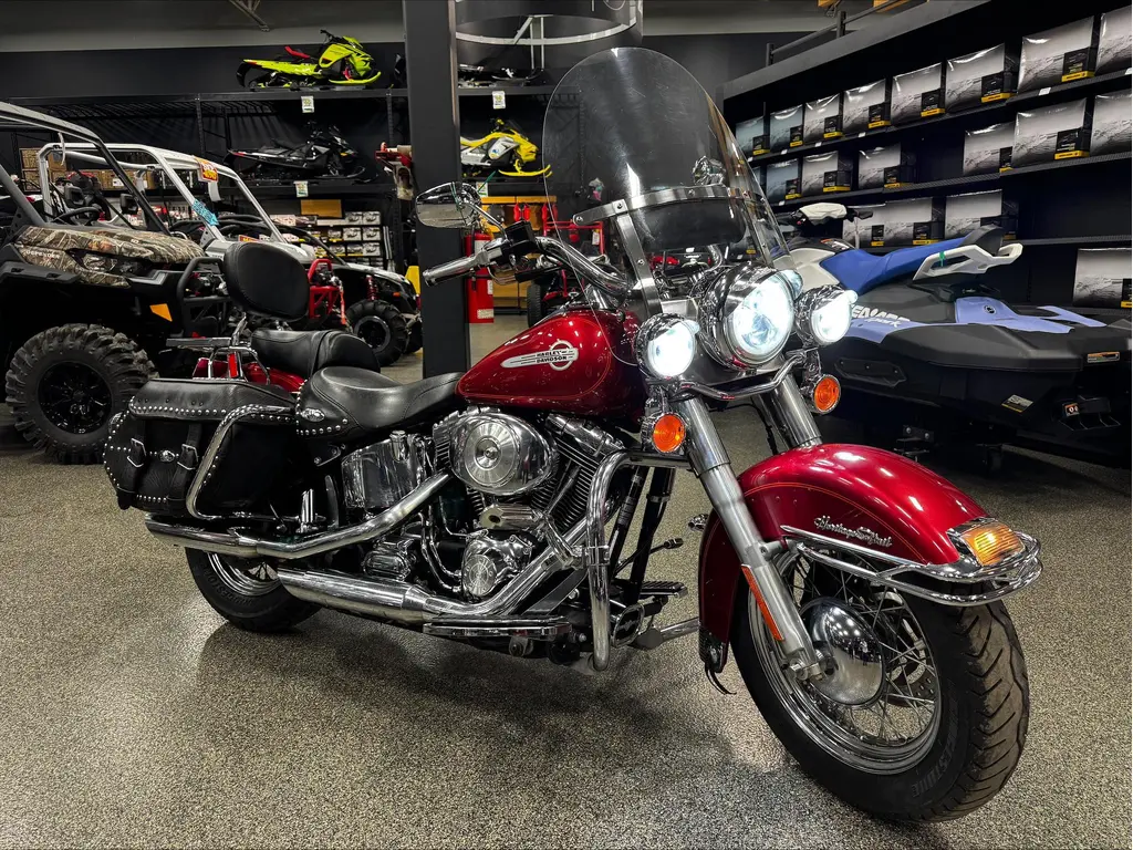 Harley-Davidson HERITAGE SOFTAIL CLASSIC (FLSTC) 2004 - SAVE $1496 RABAIS