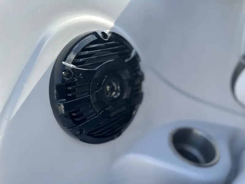 Four Winns H220 2011