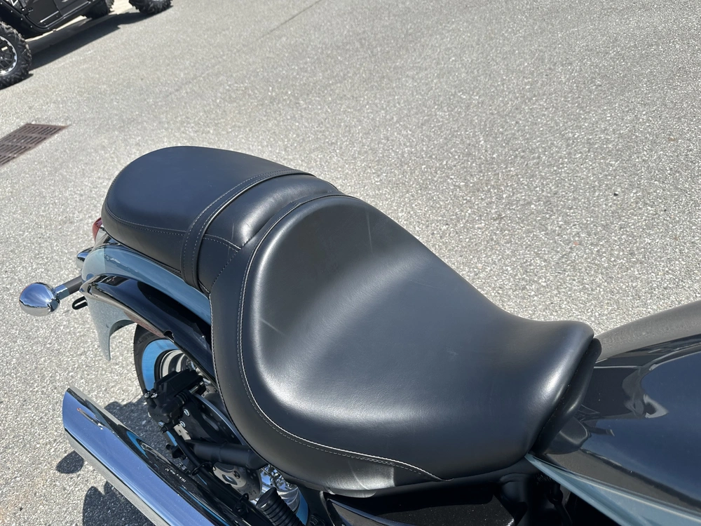 2025 Kawasaki Vulcan 900 Classic alt