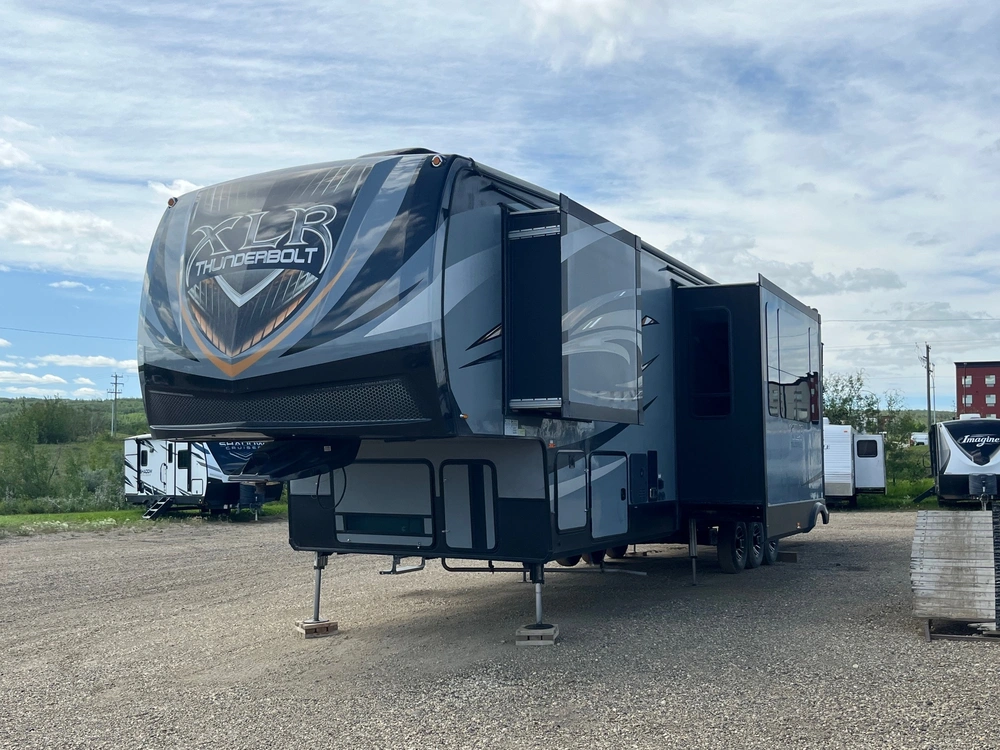 2017 Forest River Thunderbolt Xlr 422amp Toy Hauler alt