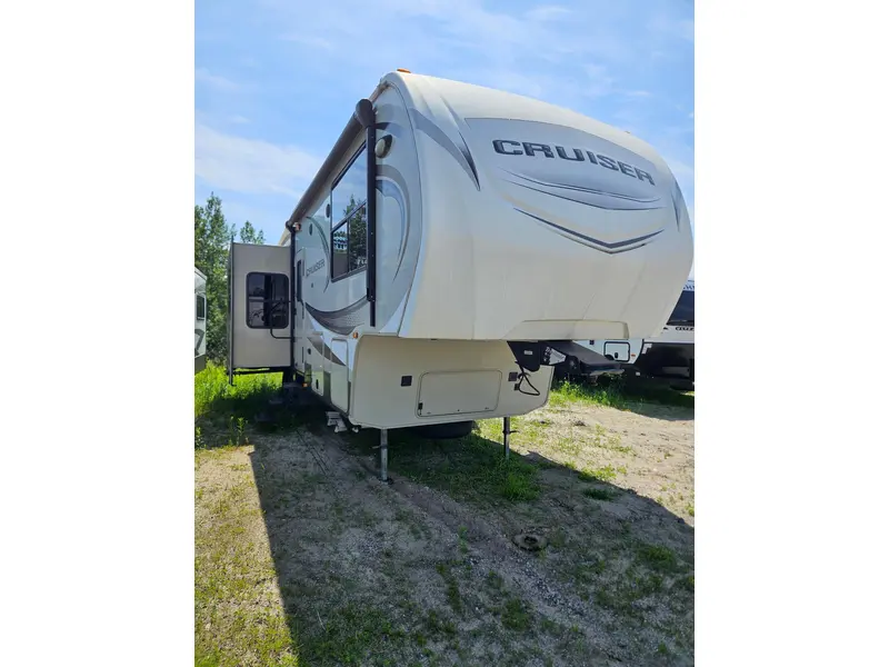 2016 Crossroads RV Cruiser 305RS