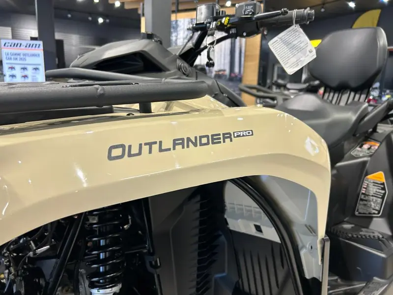 2025 Can-Am Outlander MAX PRO XU HD7