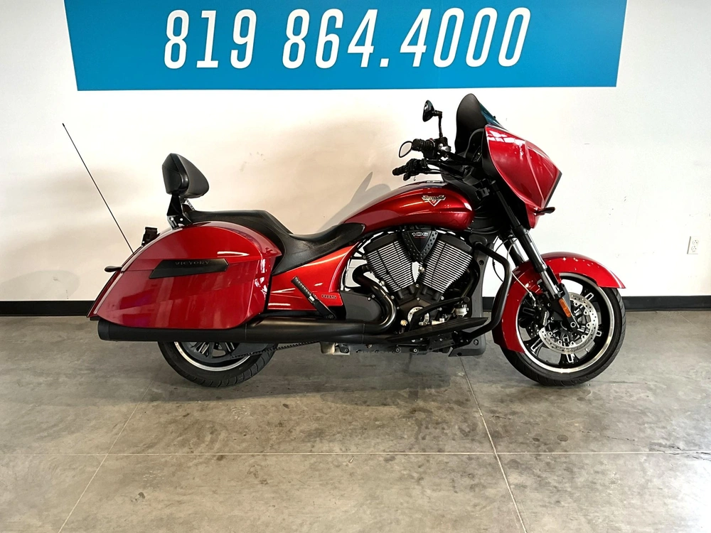 Victory Motorcycles Cross Country 2013 alt