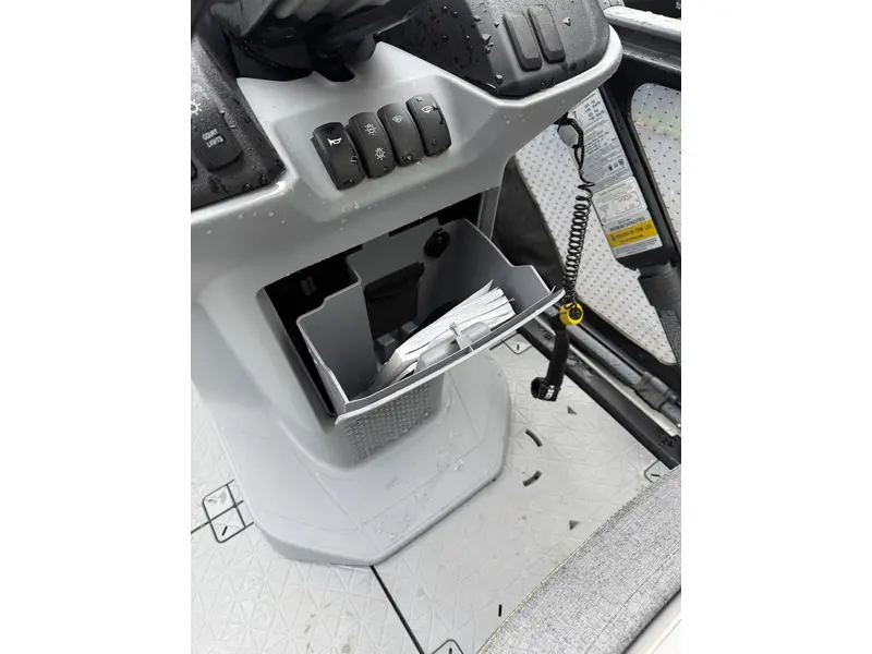 Sea-Doo Switch Sport 18 230 2024