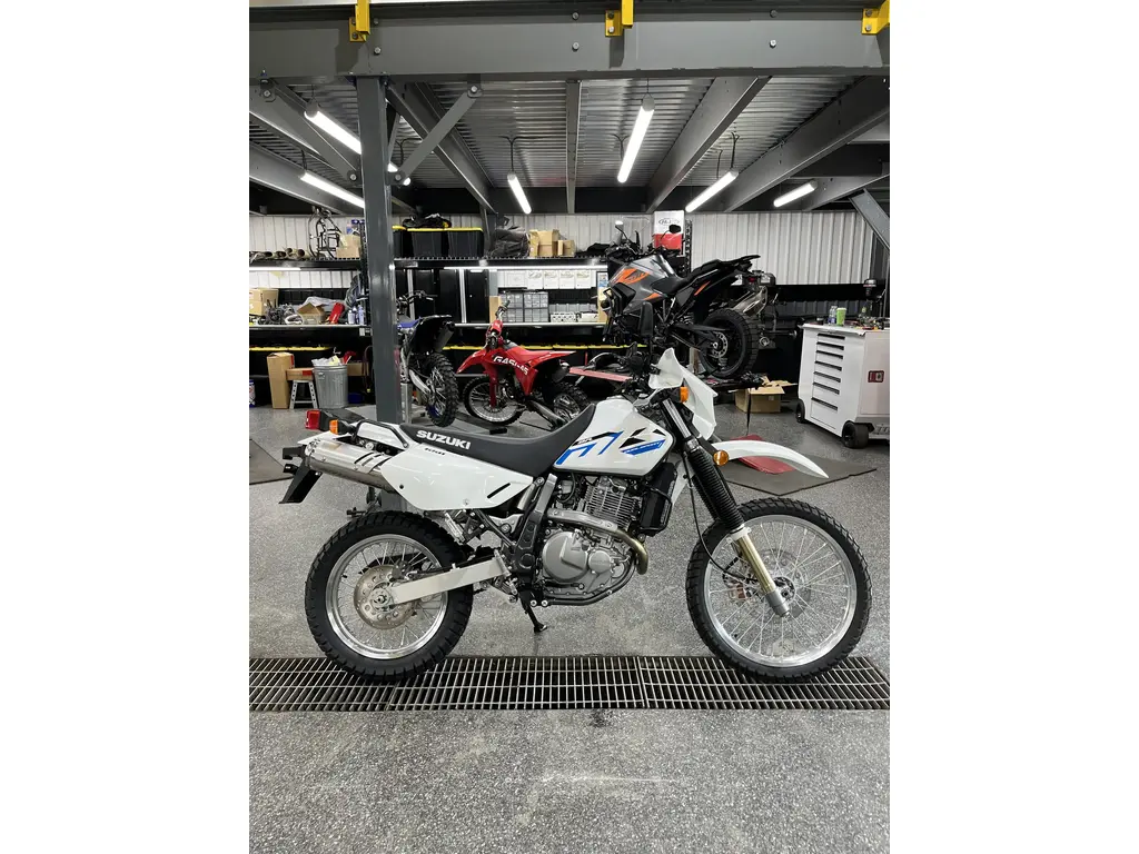2025 Suzuki DR650SE 