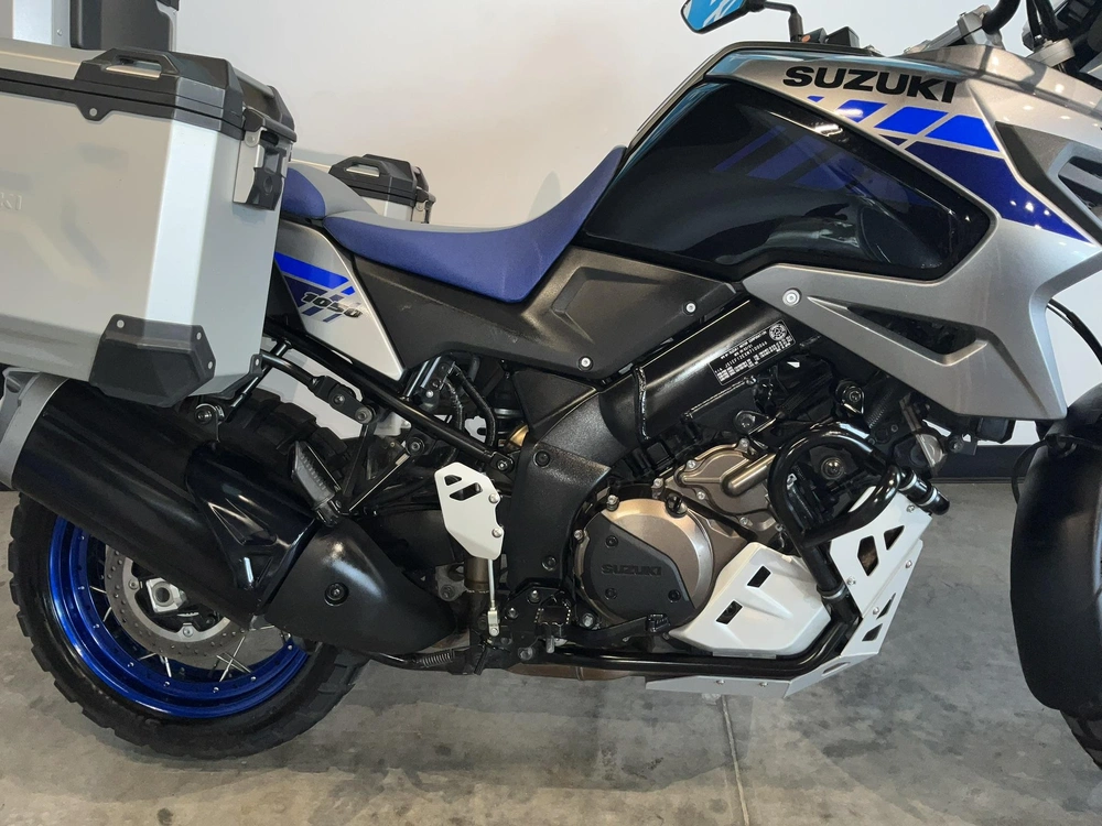 Suzuki V-strom 1050 Xt Adventure 2021 alt
